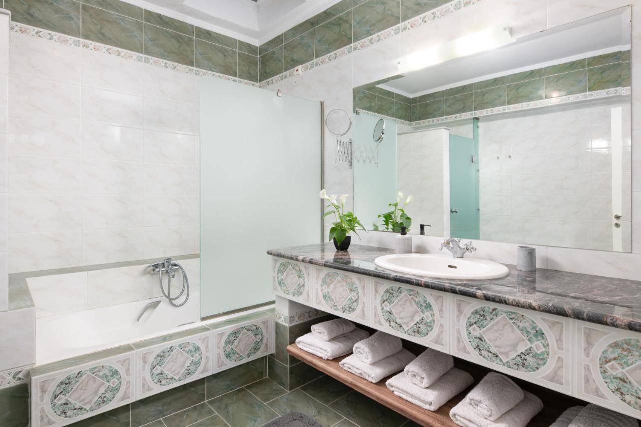 Amazing Apartments With Sea View In Rhodes Town Rhodes City エクステリア 写真